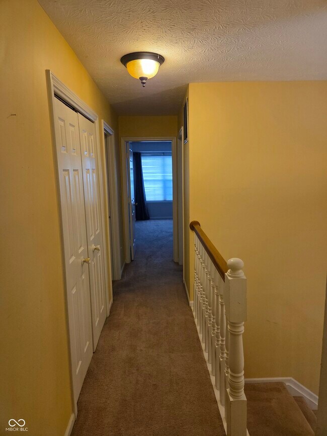 Building Photo - 1012 Grovewood Dr