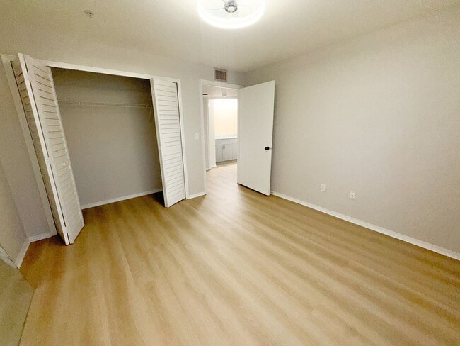 Building Photo - MOVE NOW-Remodeled bathroom & kitchen! NEW VINYL PLANK flooring & fresh paint! 2 bedroom 1 bath c...