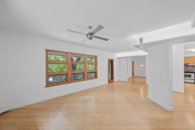 Building Photo - 1227 Hillside Ave