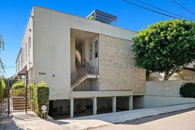 Building Photo - 9080 Shoreham Dr