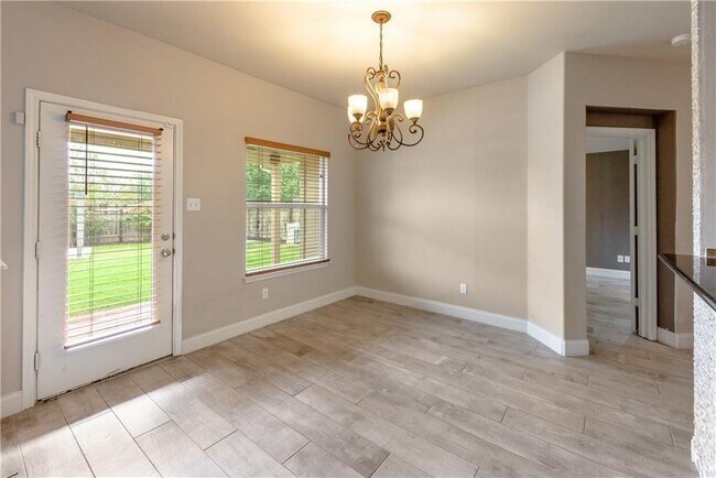 Building Photo - 107 Creston St