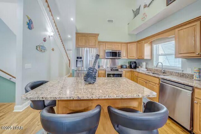 Building Photo - 5405 Thomas Dr