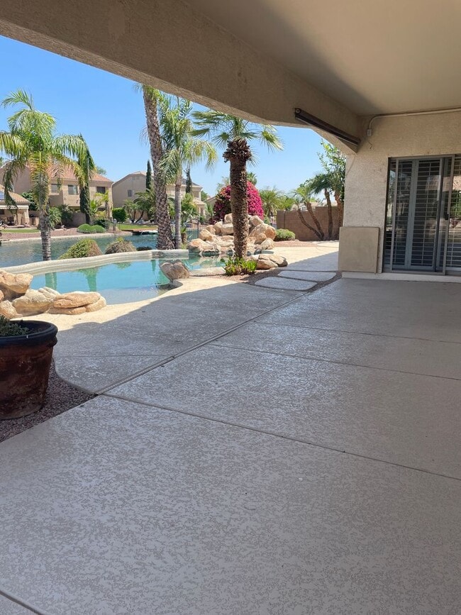 Building Photo - 3-6 Month Rental, Amazing Water Front Property With Private Pool!