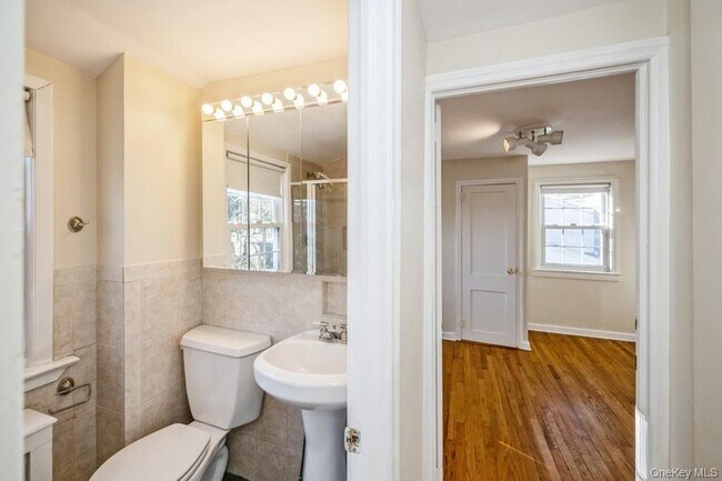 Building Photo - 40 Derby Rd