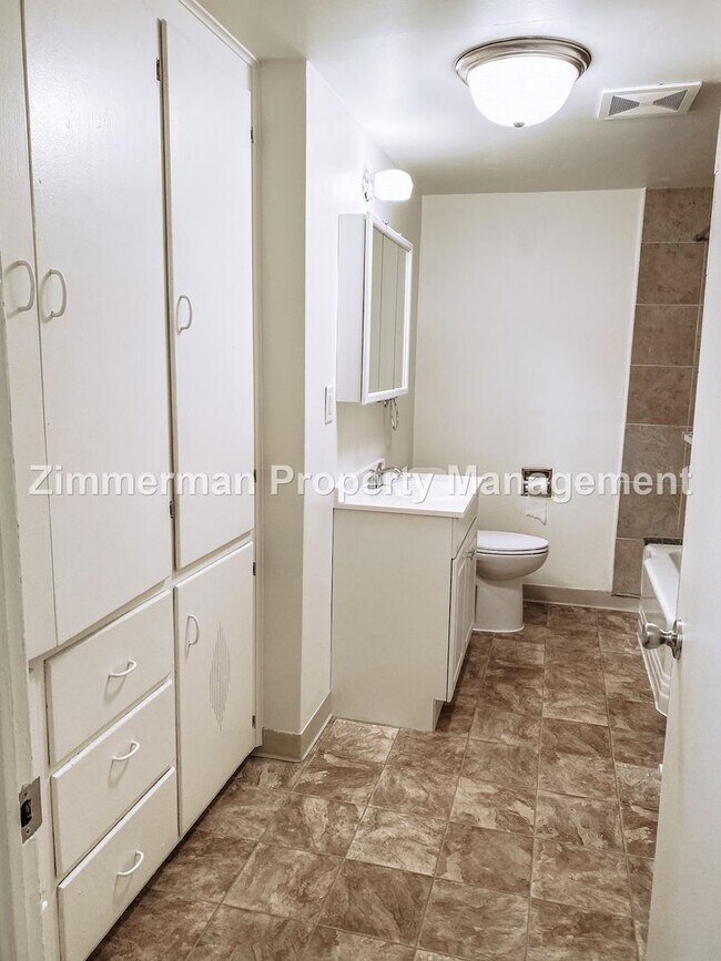 Building Photo - 485 N 24th St