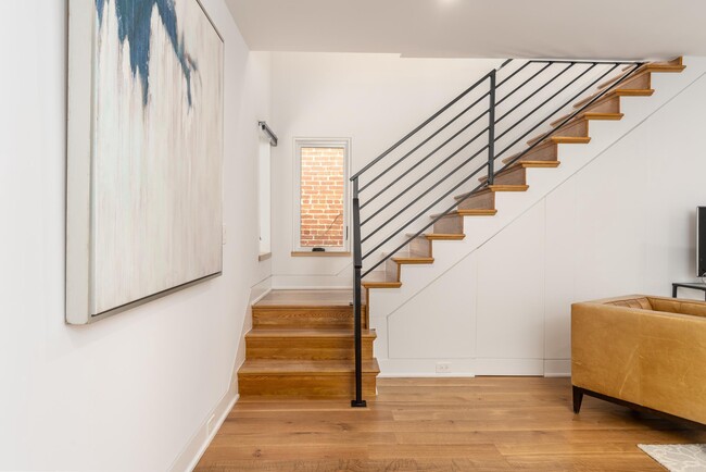 Building Photo - 103 17th St SE