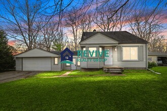 Building Photo - 131 Doremus Ave