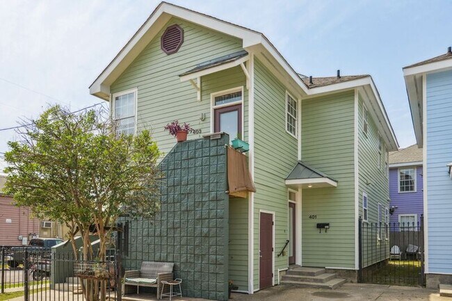 Building Photo - 405 N Tonti St