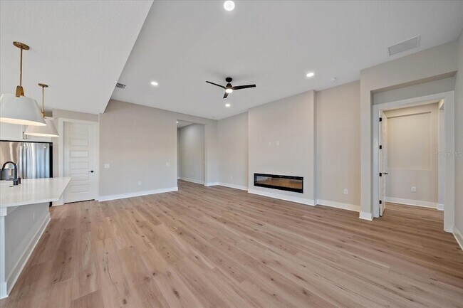 Building Photo - 8387 Windbound Ct