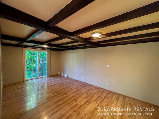 Building Photo - 2266 Alder St