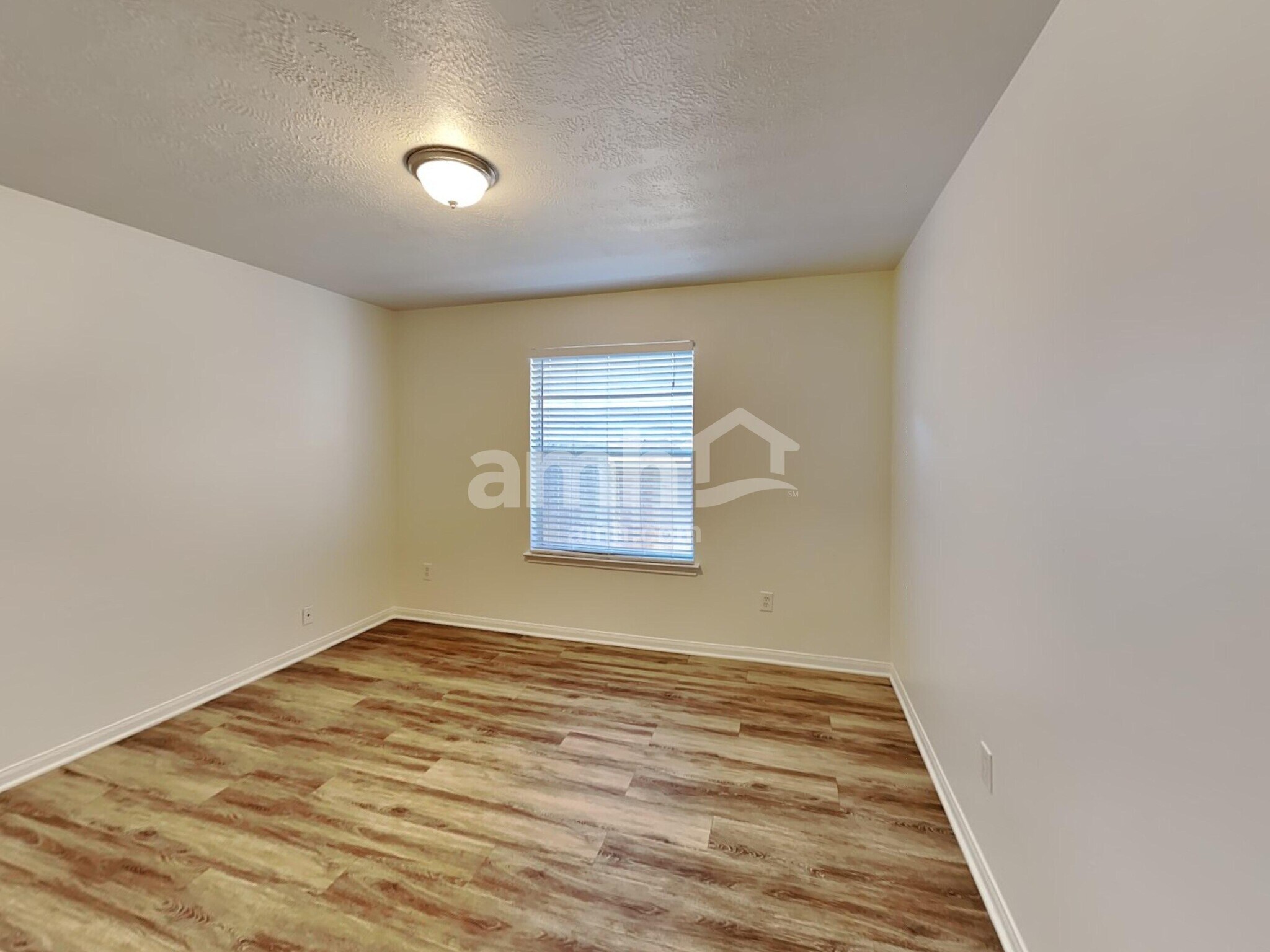 Building Photo - 2518 Halstead Dr