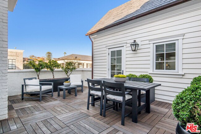 Building Photo - 15225 Palisades Village Ln