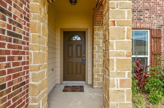 Building Photo - 14935 Vinegrove Falls Ct