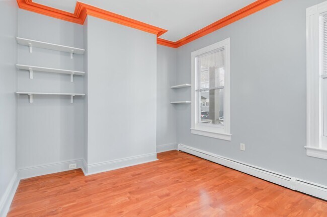 Building Photo - 396 Union St