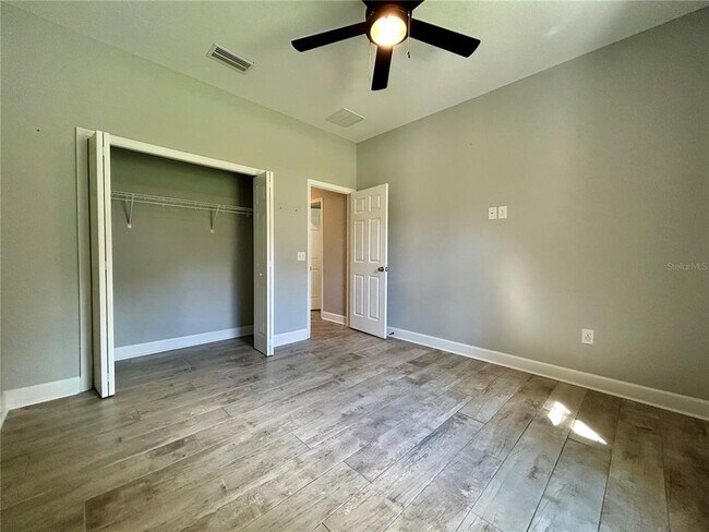 Building Photo - 1027 Campbell Ave