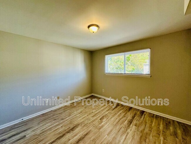 Building Photo - 211 Sunn Aire Ct