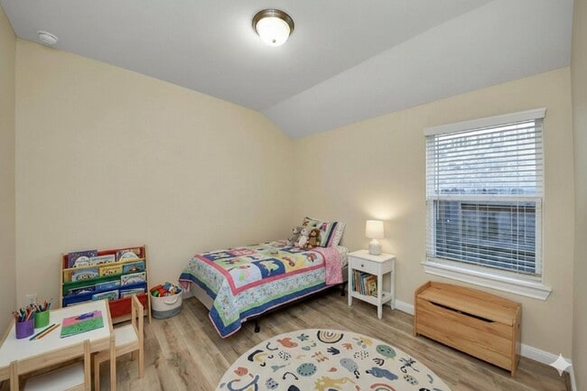 Building Photo - 24654 Greenwood Bay Dr