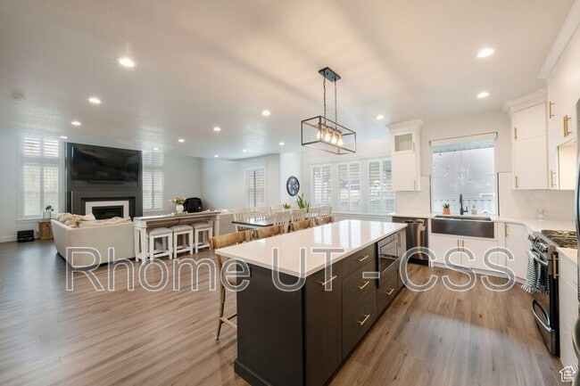 Building Photo - 52 N 400 W