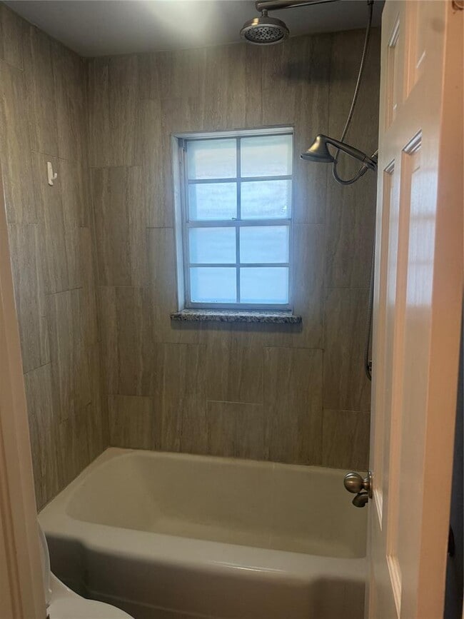 Building Photo - 2248 Laneway Dr