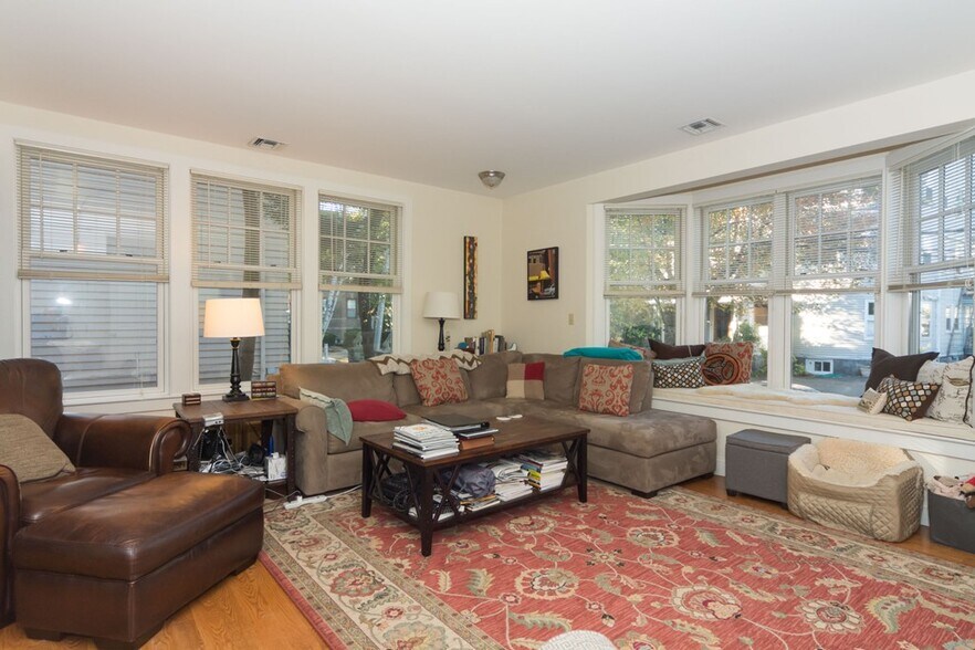 Building Photo - 53 Winslow Rd