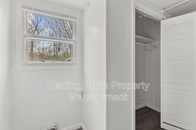 Building Photo - 1245 Rayfield Dr