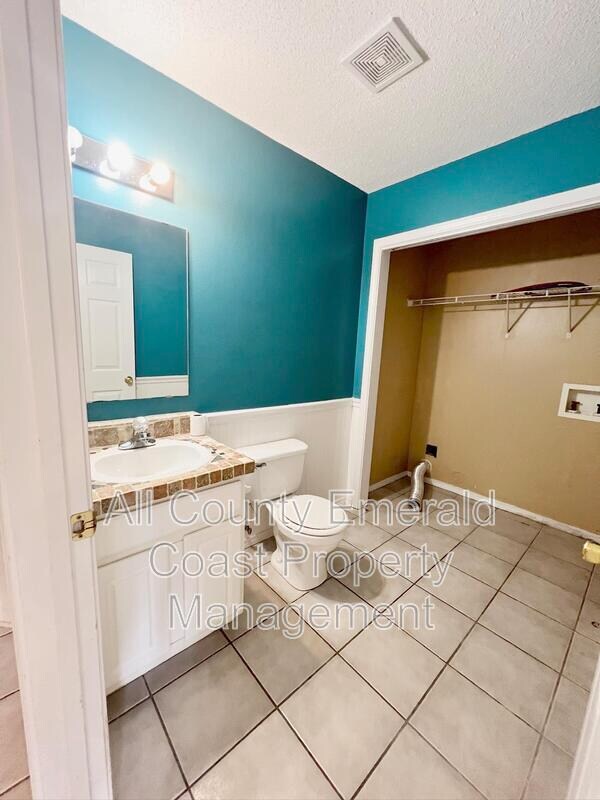 Building Photo - 34 Harbeson Ave NE