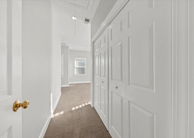Building Photo - 2 Bedroom, 2.5 Bath Condo in Harleston Village of Downtown Charleston!
