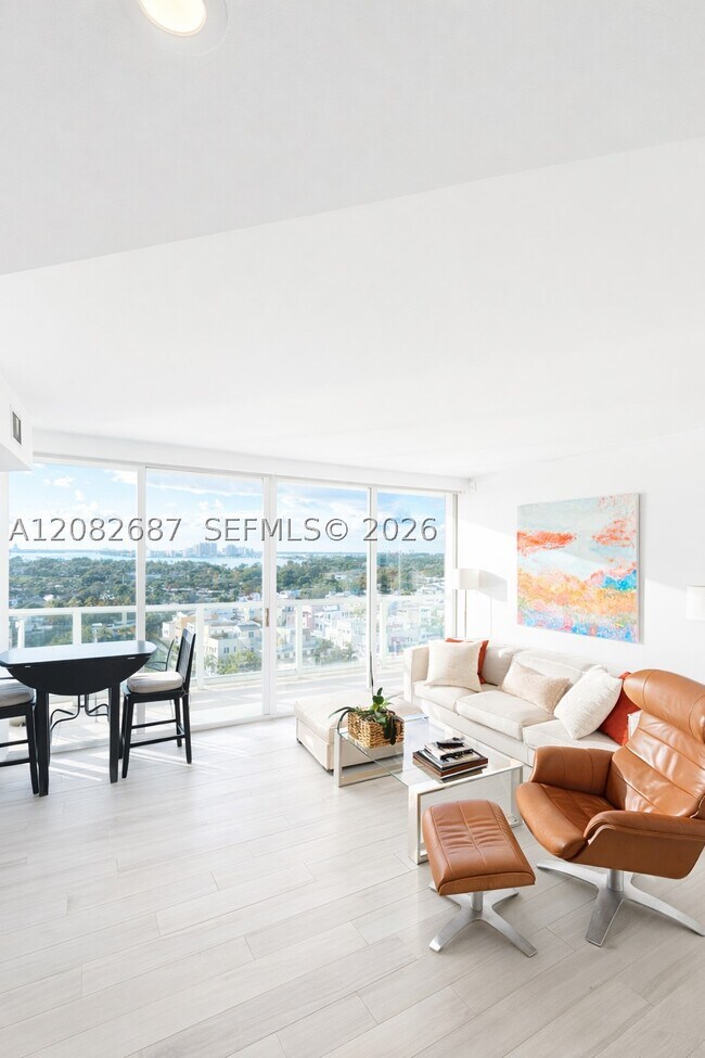 Building Photo - 5900 Collins Ave