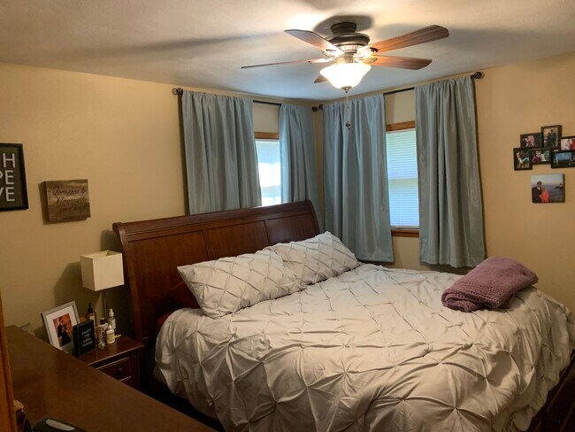 Building Photo - 854 8th Ave S