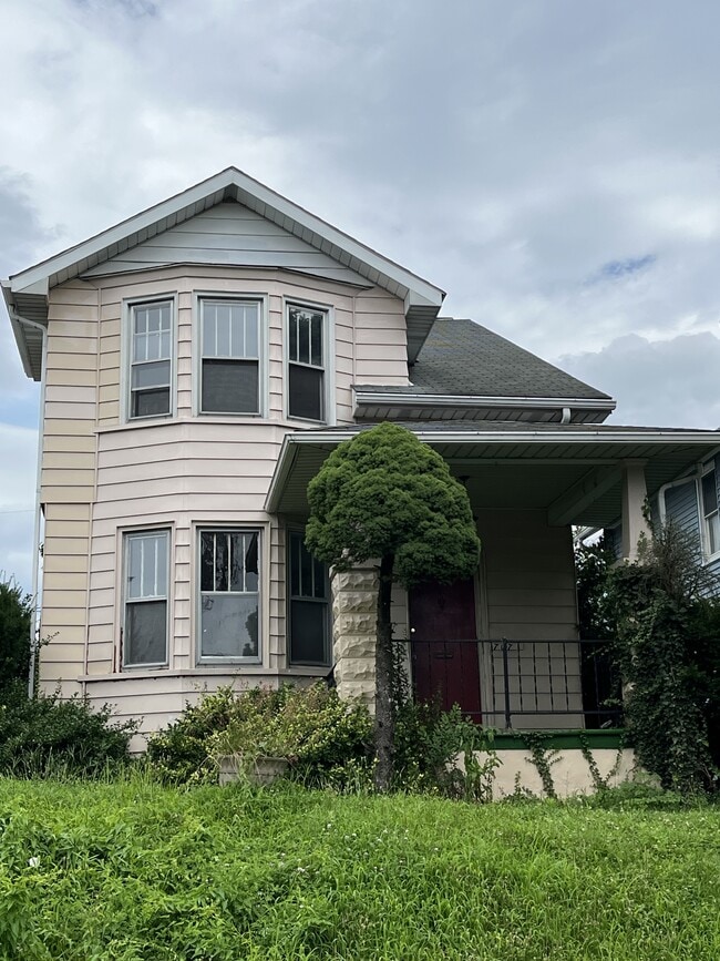 Primary Photo - 707 S 25th St