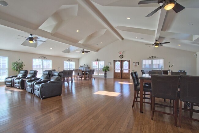 Building Photo - Solms 1 Bed | 1 Bath 670 Sq. Ft.