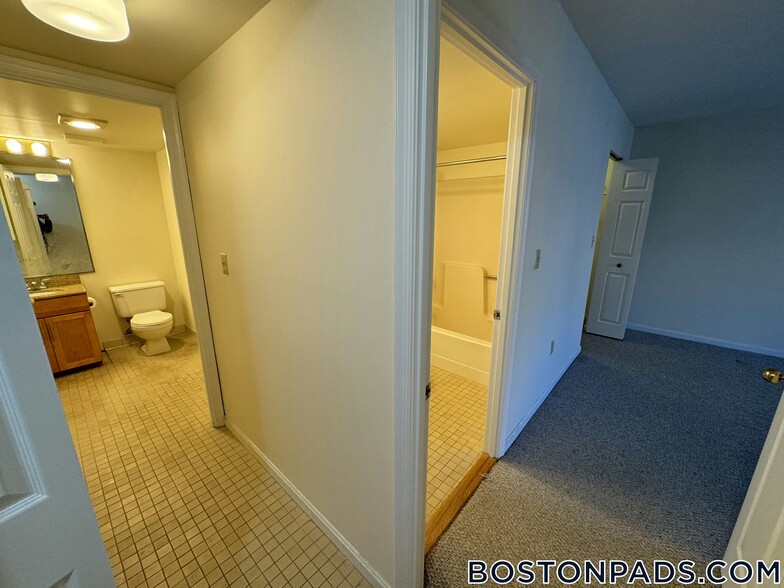 Building Photo - 345 Franklin St