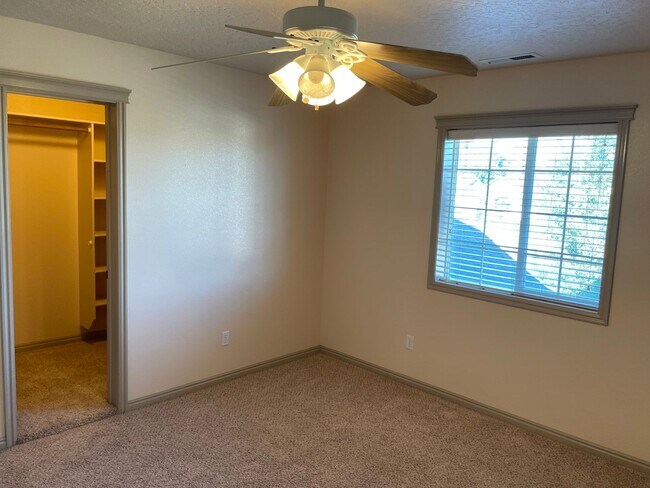 Building Photo - Beautiful 3-bedroom home on a large corner lot!