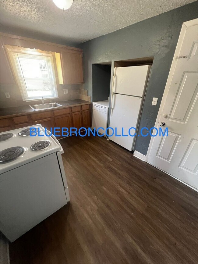 Building Photo - Cozy 1 bedroom house with a lot to offer