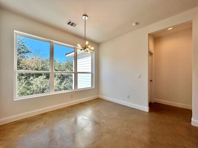 Building Photo - Modern 2 Bed / 2 Bath Home with Stylish Upgrades