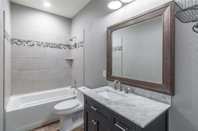 Building Photo - 20851 Cottage Cove Ln