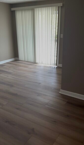 Building Photo - 4293 Parkview Ct