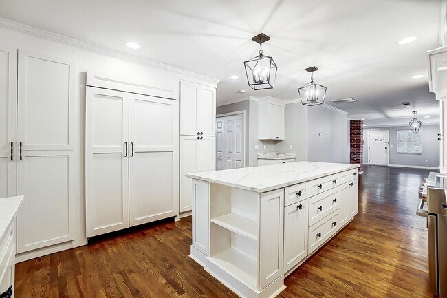 Building Photo - Beautiful Remodeled  Home in Historic Wilmore.