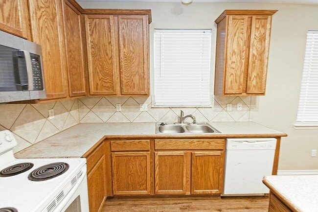 Building Photo - 4009 Hidden Meadow Ct
