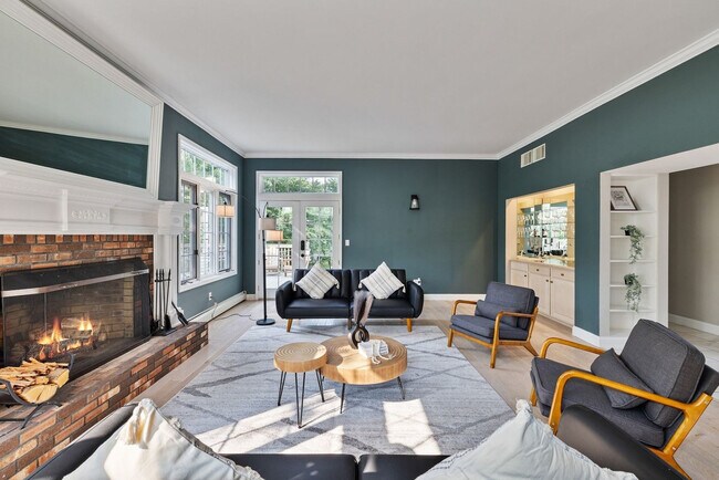 Building Photo - 321 Museum Village Rd