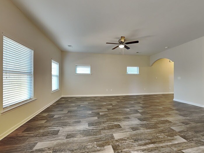 Building Photo - 428 Hawkeye Ct