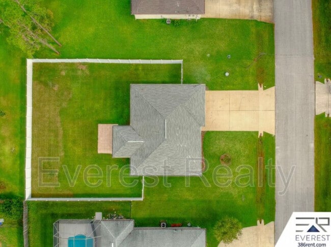 Building Photo - 92 Rickenbacker Dr