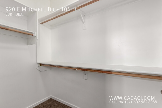 Building Photo - Mitchell Lofts 3 bed 2.5 bath Townhouse