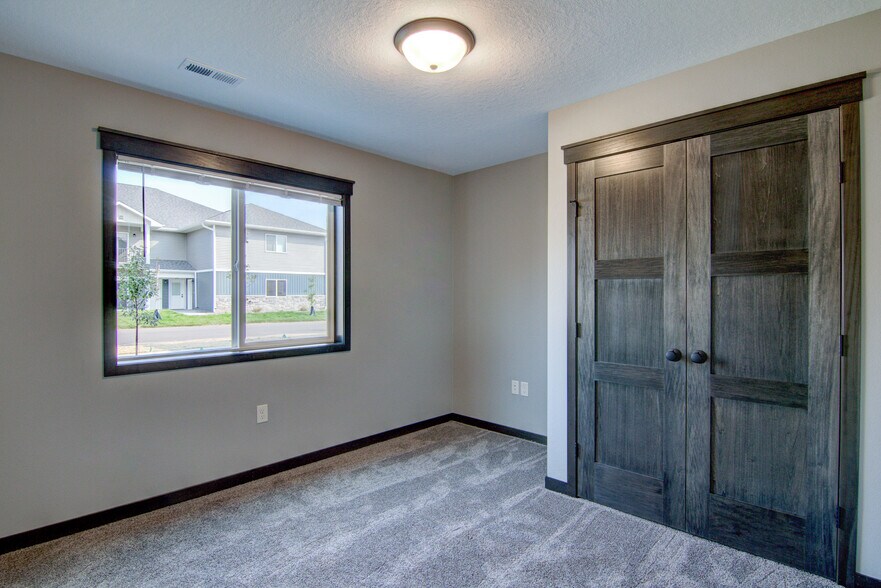 Building Photo - 102 Ridge Rd