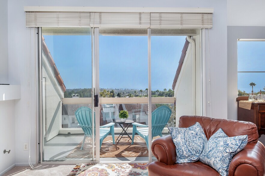 Building Photo - 30 Vista del Mar