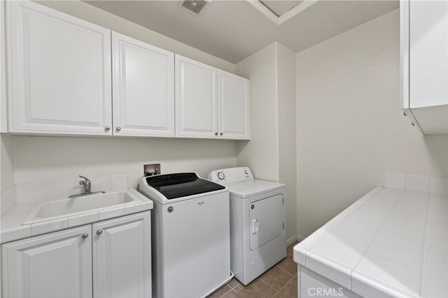 Building Photo - 16154 Skyridge Dr