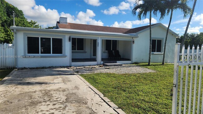 Primary Photo - 295 NE 150th St
