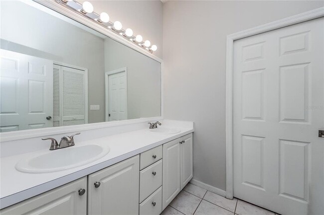 Building Photo - 305 Killington Way