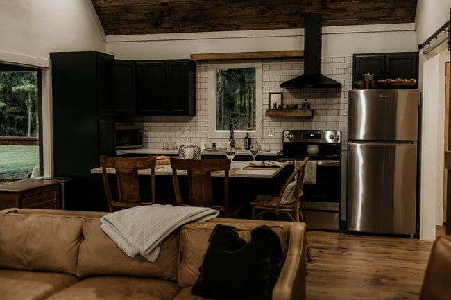 Building Photo - 5519 FM 2011