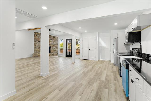 Building Photo - 2149 Willow Pl
